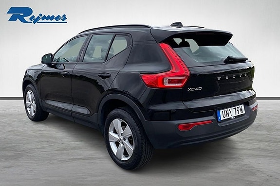 Volvo XC40 16 of 18