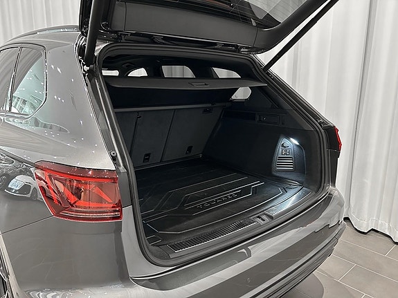 Volkswagen Touareg 4 of 22