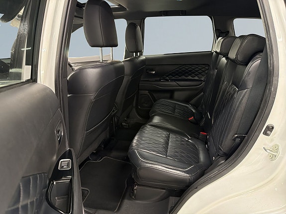 Mitsubishi Outlander 13 of 27