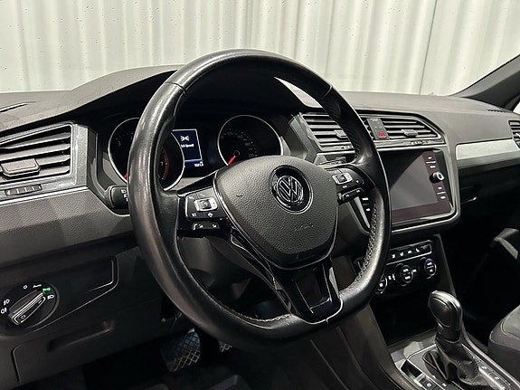 Volkswagen Tiguan 12 of 17