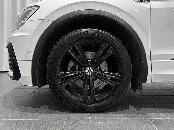 Volkswagen Tiguan 6 of 17