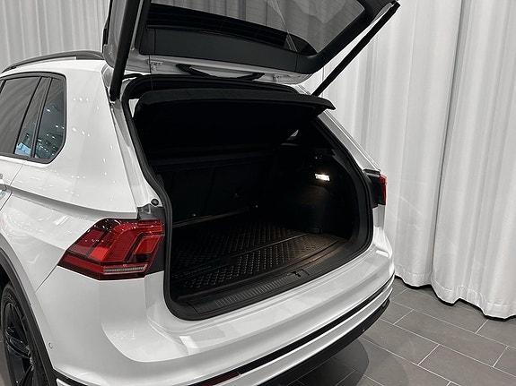 Volkswagen Tiguan 4 of 17