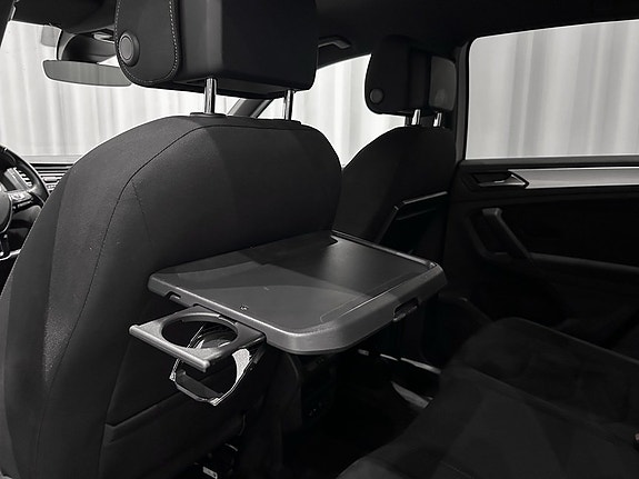 Volkswagen Tiguan 10 of 17