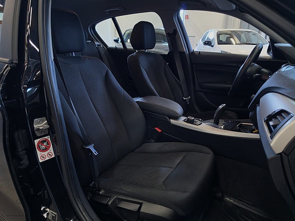BMW 118i 7 of 13