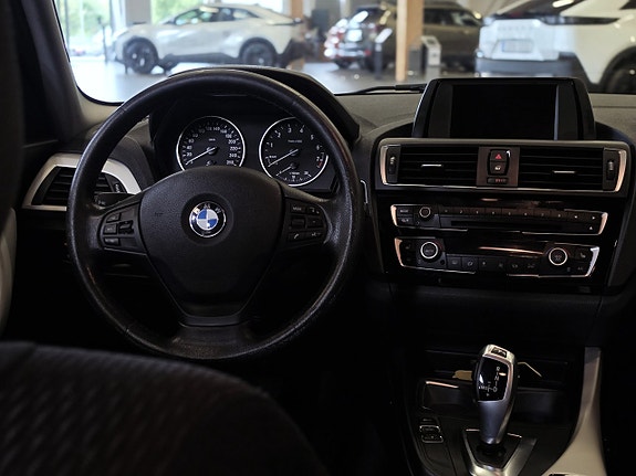 BMW 118i 9 of 13