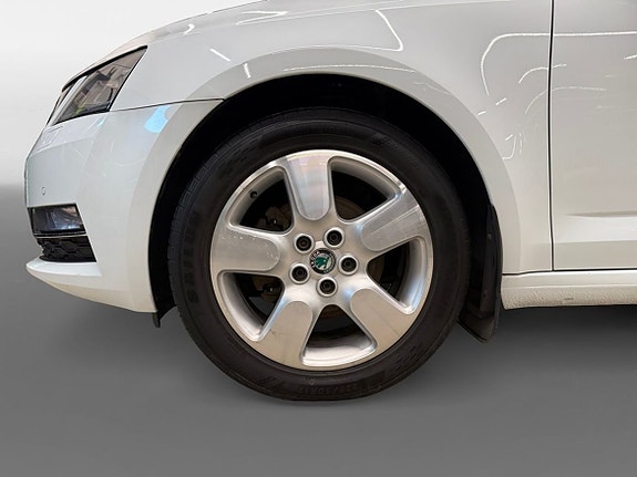 Skoda Octavia 6 of 21