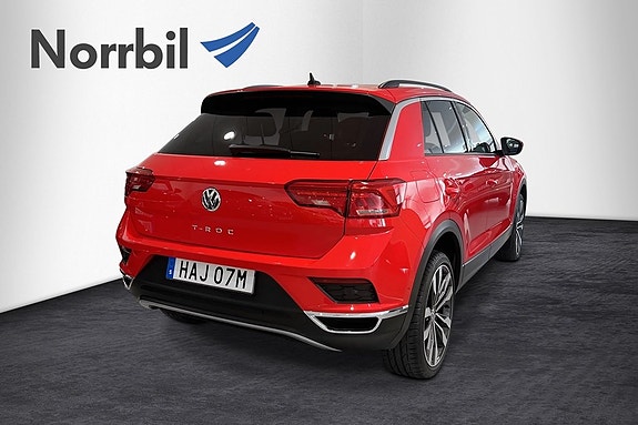 Volkswagen T-Roc 3 of 5