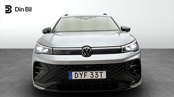 Volkswagen Tiguan 4 of 12