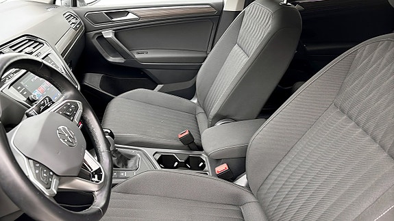 Volkswagen Tiguan Allspace 8 of 12