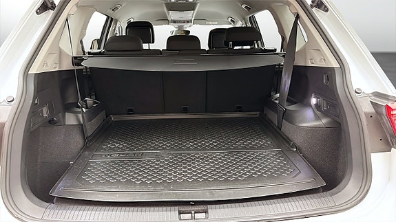 Volkswagen Tiguan Allspace 12 of 12