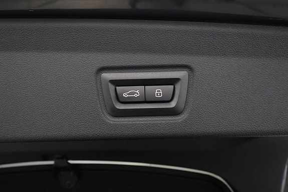 BMW i4 29 of 29