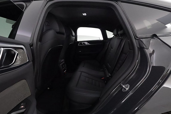 BMW i4 12 of 29