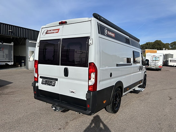 CHALLENGER V217 Road Edition Långbäddar & 160 hk 3 of 21