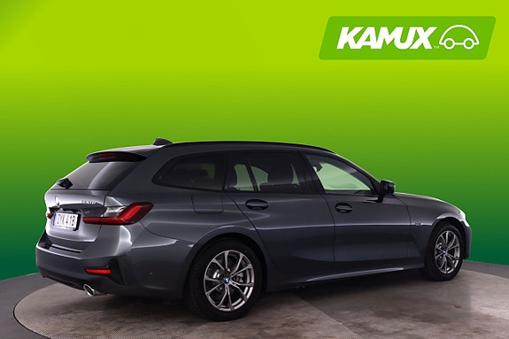 BMW 330e 2 of 26
