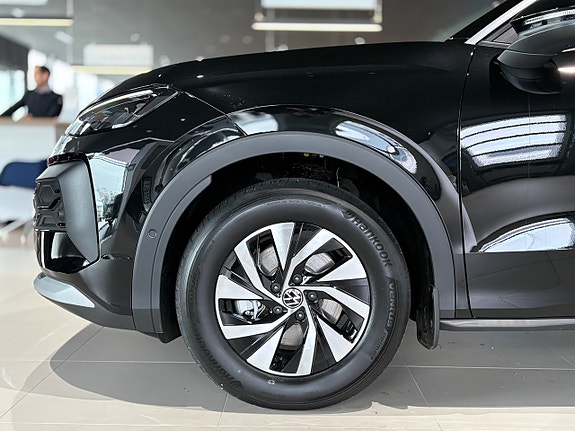 Volkswagen T-Roc 3 of 13