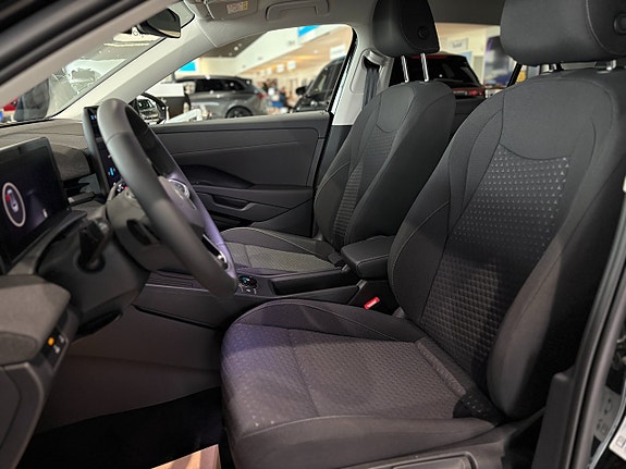 Volkswagen T-Roc 8 of 13