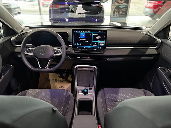 Volkswagen T-Roc 2 of 13