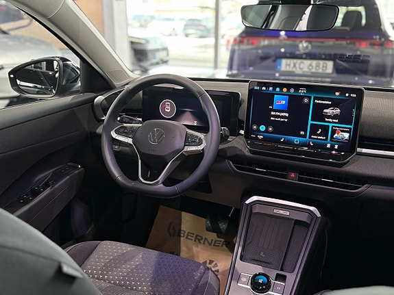 Volkswagen T-Roc 4 of 13