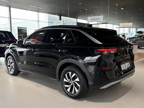 Volkswagen T-Roc 13 of 13