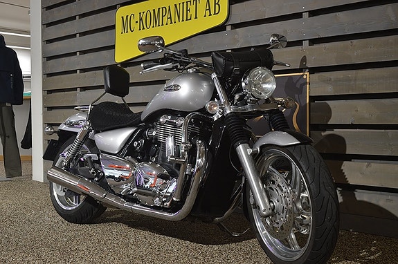 Triumph Thunderbird 2 of 6