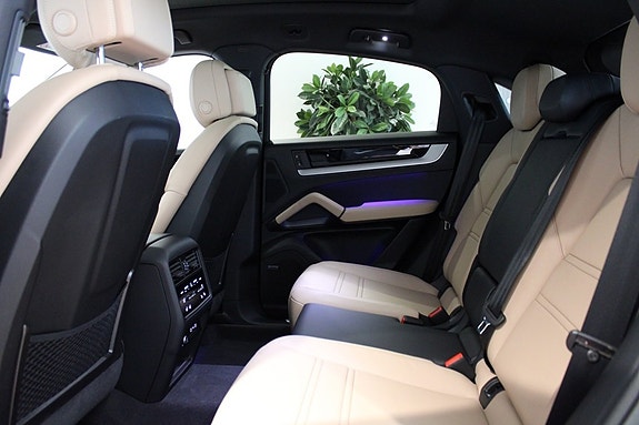 Porsche Cayenne 20 of 24