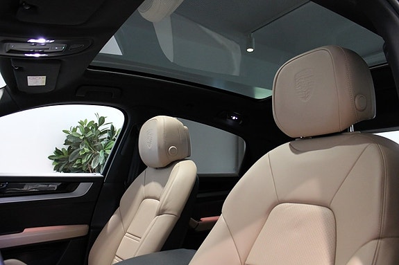 Porsche Cayenne 9 of 24
