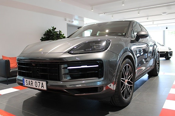 Porsche Cayenne 3 of 24