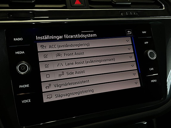 Volkswagen Tiguan 15 of 23