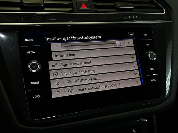 Volkswagen Tiguan 17 of 23