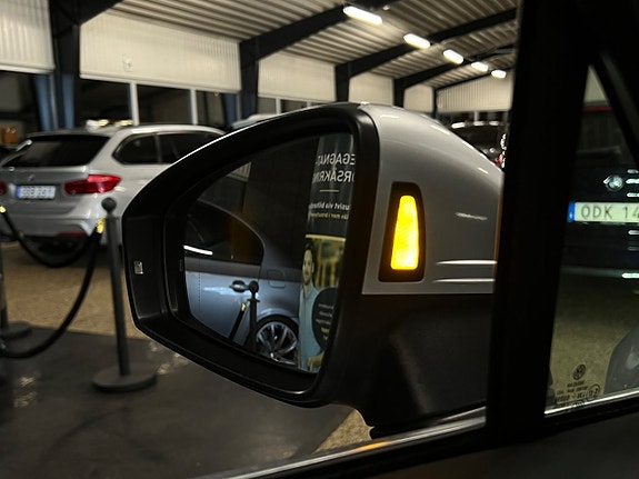Volkswagen Tiguan 16 of 23
