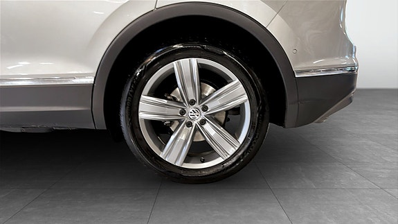 Volkswagen Tiguan 6 of 21