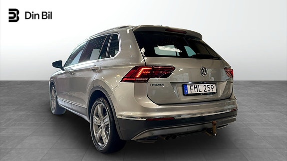 Volkswagen Tiguan 3 of 21