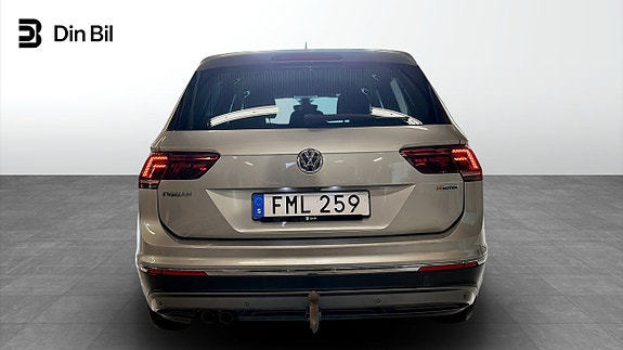 Volkswagen Tiguan 5 of 21