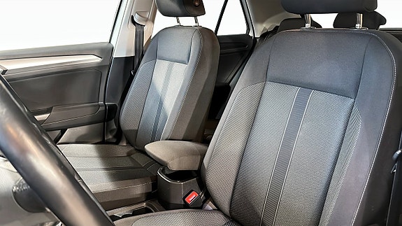 Volkswagen T-Roc 8 of 21