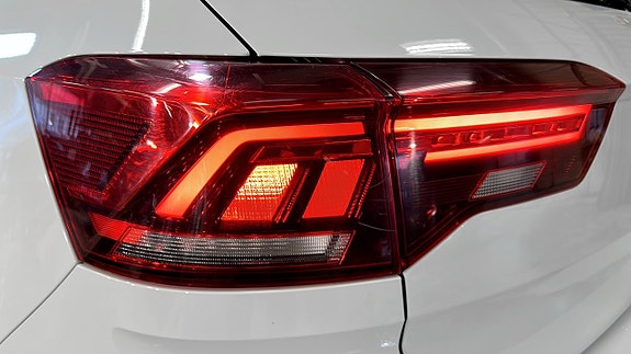 Volkswagen T-Roc 15 of 21