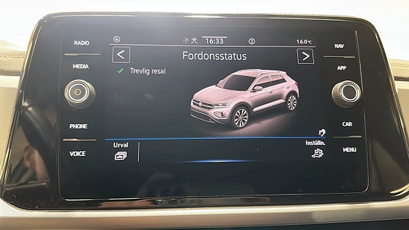 Volkswagen T-Roc 21 of 21