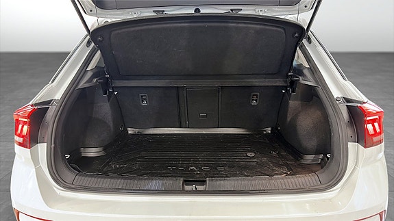 Volkswagen T-Roc 13 of 21