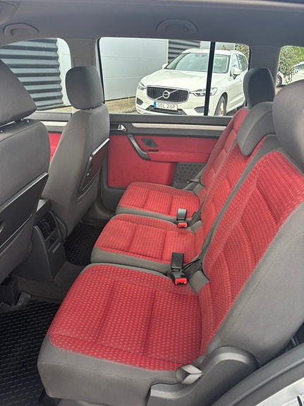 Volkswagen Touran 6 of 6