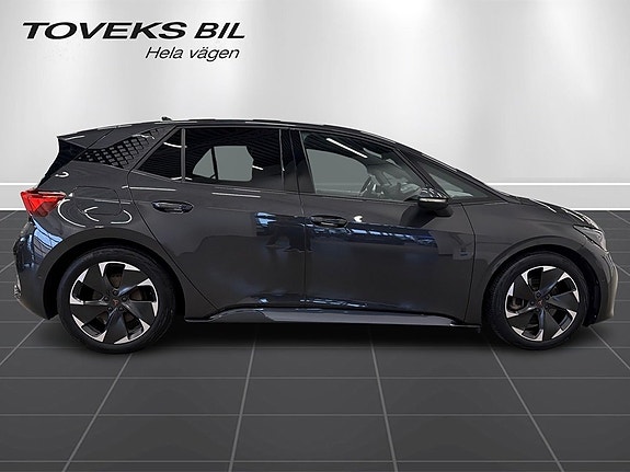 Cupra Born 2 of 12
