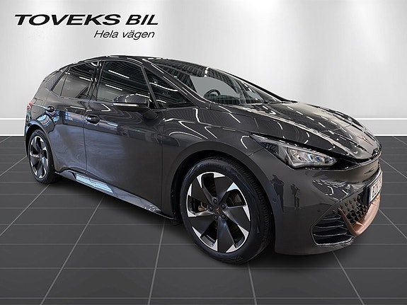 Cupra Born 7 of 12