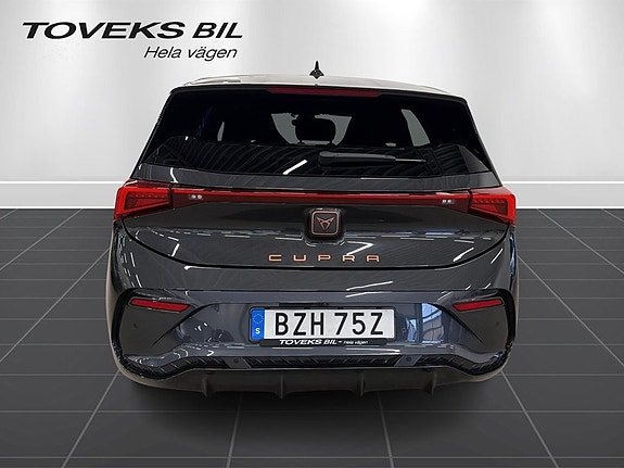 Cupra Born 4 of 12