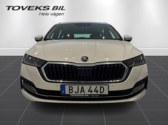 Skoda Octavia 5 of 15