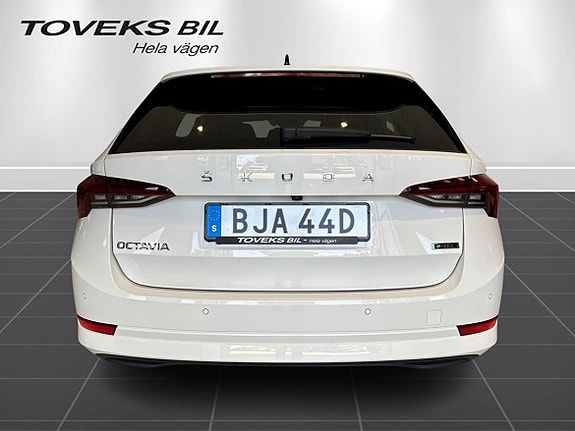 Skoda Octavia 2 of 15
