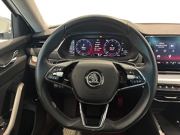 Skoda Octavia 7 of 15
