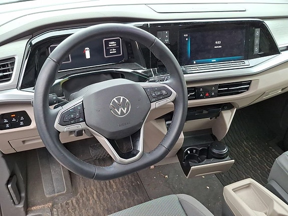 Volkswagen Multivan 8 of 12