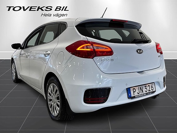 Kia Ceed 2 of 23