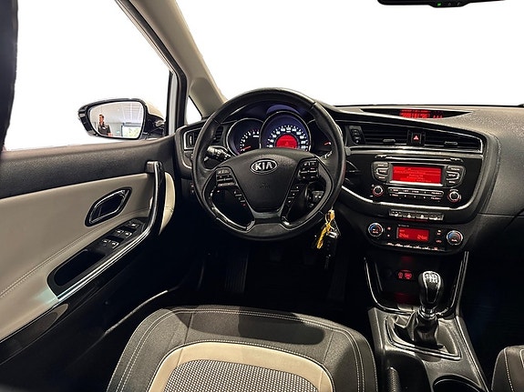 Kia Ceed 10 of 23