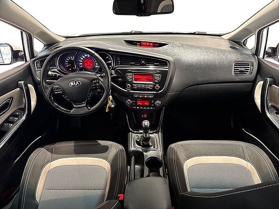 Kia Ceed 9 of 23