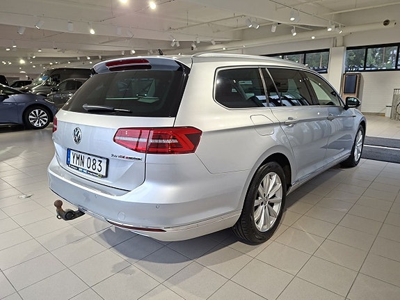 Volkswagen Passat 8 of 15