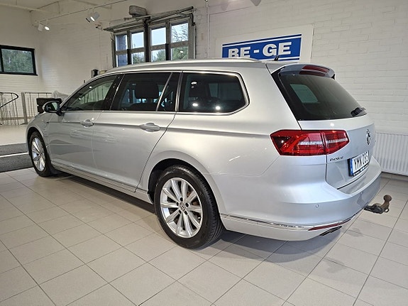 Volkswagen Passat 5 of 15